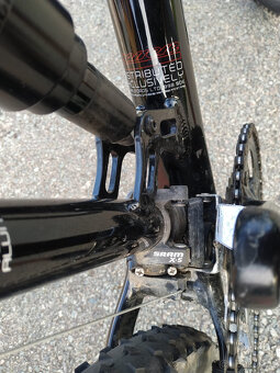 Carrera Banshee - full, celopéro, celoodpružené kolo 26" - 12