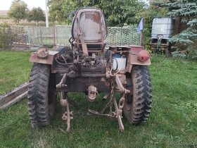 Traktor domácí výroby - motor RS09 (GT124) - 12