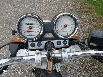 Kawasaki ZR7 - 12