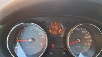 Nissan Qashqai, 2.0i / 4x4 ČR - 12