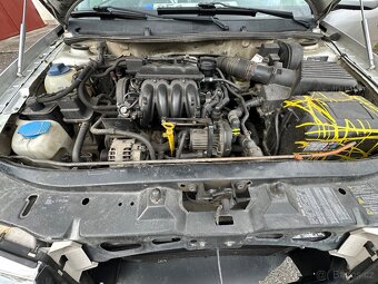 Škoda Octavia 1 kombi 1.6MPi 75kw na ND nebo opravu - 12