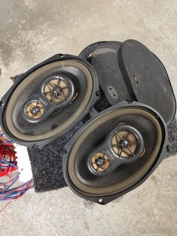 Subwoofer, zesilovače, repro - 12