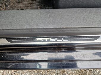 Volkswagen TOURAN 2,0TDI 103KW DSG STYLE - 12