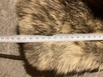 Kožíšek hnědobéžový pravý - 12