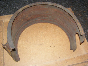 Prodám kryt klikovky ze stabilního motoru. - 12