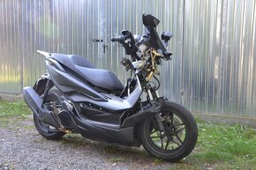 Honda Forza 125, 419km, nové v ČR, havarované - 12