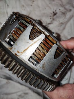 Dily motoru xt600 - 12
