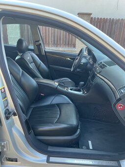 Mercedes benz E55 AMG V8 Kompresor 350kw. - 12