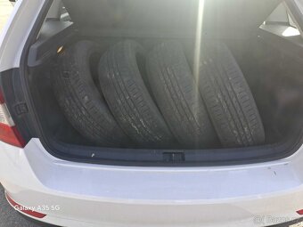 Škoda Rapid   RV2015    148000km odpočet DPH - 12