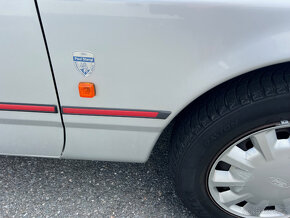 Ford Sierra 2,0i CLX, automat - 12