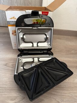 PRODÁM PLNĚ FUNKČNÍ ETA TOUSTOVAČ, VAFLOVAČ - 12