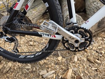 Horské kolo MTB Trek 8000 robustní a ultralehké - 12