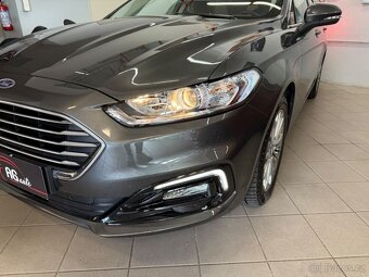 Ford Mondeo 2.0 EcoBlue S&S SW Titanium rok 03/2021 - 12
