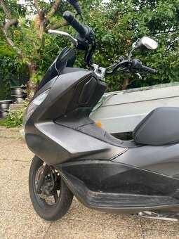 Honda PCX 125, POUZE 3000 km, Nová STK - 12