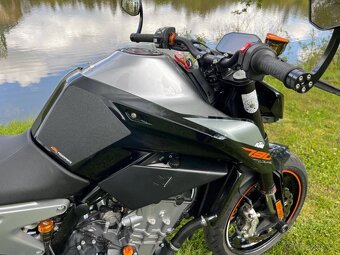 KTM 790 Duke - 12