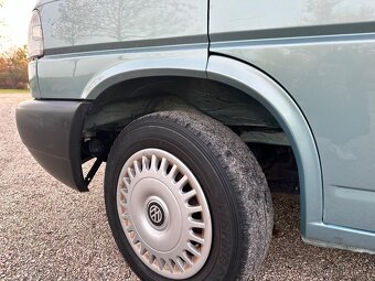 VW Transporter T4 2.5 TDi Dodávka bez Koroze - 12