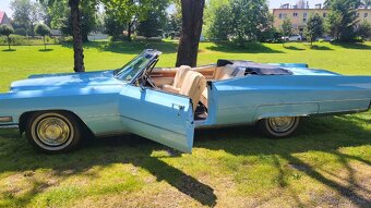 Cadillac Deville - 12