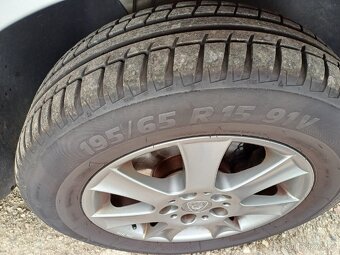 VW Touran 1.9 TDI -7 míst - 12