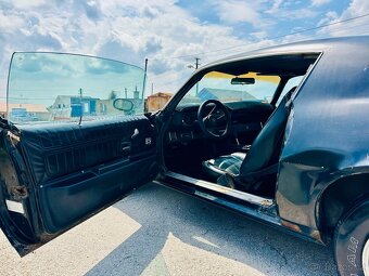 Chevrolet Camaro 1977 5.0 liter V8 - 12