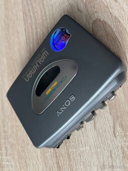 SONY WALKMAN - 12