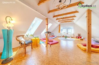 Jedinečná rodinná usedlost s krásným pozemkem 5.595m - 12