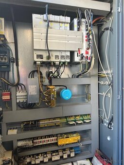 Obráběcí centrum (vertikální) MAS MCV 1016 Quick - 12