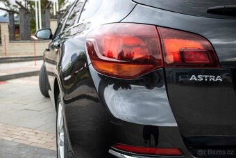Opel Astra Sport Tourer ST 1.4 Turbo 140k Cosmo - 12
