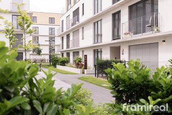 Pronájem bytu 2+kk s terasou a parkovacím stáním, 53 m2 - Pr - 12