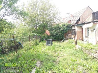 Rodinný dům v srdci obce Nemotice – ideální k rekonstrukci n - 12