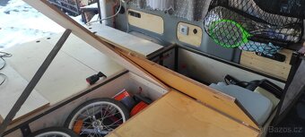 Renault Trafic 1,9 se spací vestavbou - 12