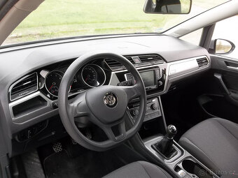 VW Touran 1,2 TSI, r.v. 02/2016, 7 míst, pravidelný servis - 12