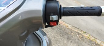 Kymco People 200i motoskutr - 12