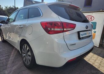 Kia Cee´d 1.6-1.MAJITEL-NAVI-KAMERA - 12