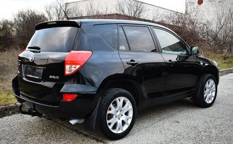Toyota RAV4 2.2D 4x4 Top stav - 12