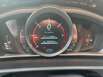 Volvo V40 D4 2.0L 140kW momentum - 12