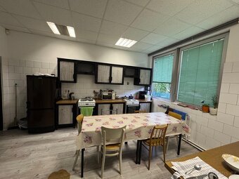 K pronájmu rodinný dům /  komerční objekt ve Vizovicích - 12