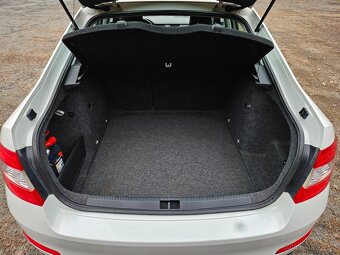 Škoda Oktavia 1,6Tdi 77kw r.v 2014 bílá sedan super stav - 12