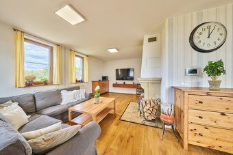 Prodej rodinného domu dispozice 5+kk ve Vlčicích - 12