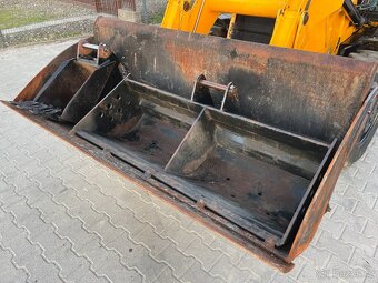 Rýpadlo-nakladač JCB 2CX Streetmaster, 3CX Compact - 12