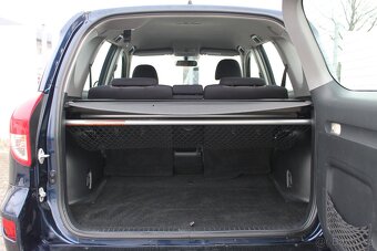Toyota Rav4 2.2D-4D 100kW + 4X4 + BEZ KOROZE + TAŽNÉ - 12