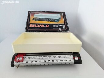 Starožitnosti -vazy a knihy, fotoaparát - 12