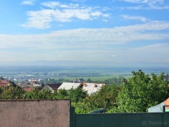 Prodej samostatně stojícího RD 3+1 + vinný sklep POLEŠOVICE - 12