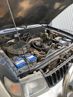 TOYOTA Land Cruiser LC 90 - 12