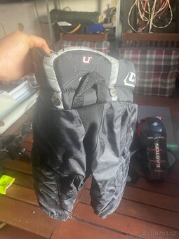 Bruslařská výstroj - 12