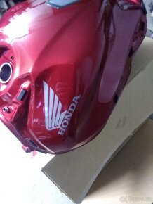Honda CB 650r - 12