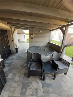 Rodinný dům s wellness koutkem pro krátkodobý pobyt - 12