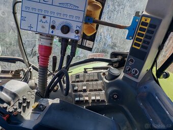 Traktor Claas Arion 550 - 12