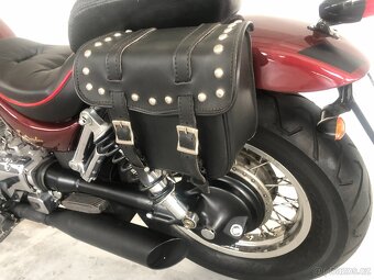 Suzuki VS 750 Intruder - 12