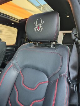 DODGE RAM 1500 5,7 HEMI BLACK WIDOW 16000km - 12