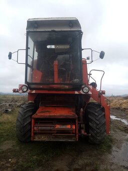 Kombajn bizon z 056 super stav - 12